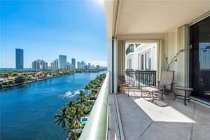 20165 NE 39th Pl, Aventura, FL 33180, Sold 03/17/22