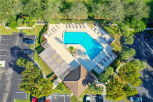 9735 NW 52nd St, Doral, FL 33178, Sold 04/08/22