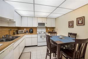 9735 NW 52nd St, Doral, FL 33178, Sold 04/08/22