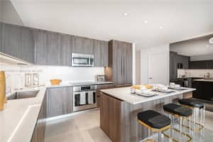 88 SW 7th St, Miami, FL 33130, Sold 03/14/22