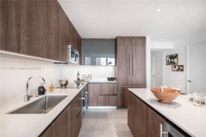 88 SW 7th St, Miami, FL 33130, Sold 02/04/22
