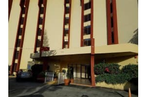 9686 Fontainebleau Blvd, Miami, FL 33172, Sold 03/31/22