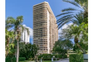 20191 E Country Club Dr APT 801, Aventura, FL 33180, Sold 05/18/22