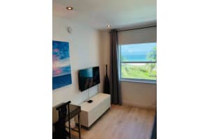 335 Ocean Dr, Miami Beach, FL 33139, Sold 05/11/22