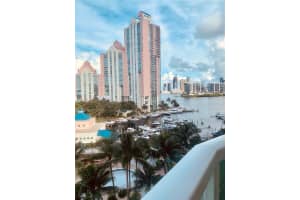 3340 NE 190th St, Miami, FL 33180, Sold 04/25/22