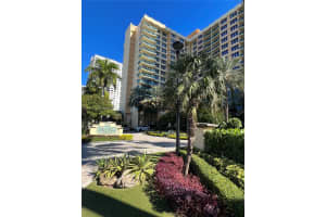 2501 S Ocean Dr PH 28, Hollywood, FL 33019, Sold 03/11/22