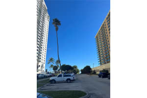 2501 S Ocean Dr PH 28, Hollywood, FL 33019, Sold 03/11/22