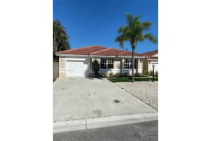 5401 NW 184th St, Miami Gardens, FL 33055, Sold 05/12/22
