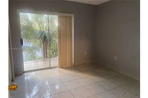 2730 W 76th St APT 204, Hialeah, FL 33016, Sold 04/07/22