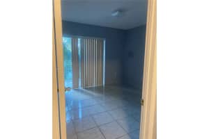 2730 W 76th St APT 204, Hialeah, FL 33016, Sold 04/07/22