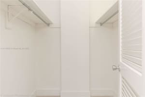 Building B, 19380 Collins Ave, Sunny Isles Beach, FL 33160, Sold 11/03/22