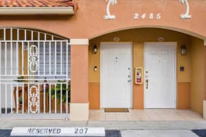 2485 W 76th St APT 207, Hialeah, FL 33016, Sold 04/23/22