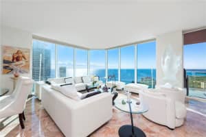 300 South Pointe Dr APT 3201, Miami Beach, FL 33139, Sold 05/31/22