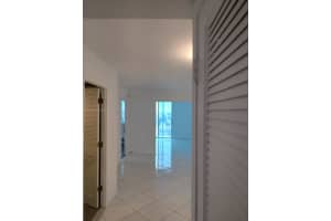 1020 Meridian Ave, Miami Beach, FL 33139, Sold 02/11/22