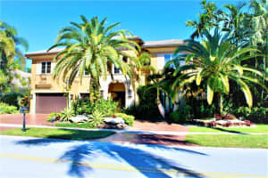 492 Sweet Bay Ave, Plantation, FL 33324, Sold 04/14/22