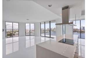 17111 Biscayne Blvd, North Miami Beach, FL 33160, Sold 07/29/22