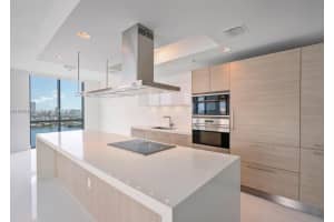 17111 Biscayne Blvd, North Miami Beach, FL 33160, Sold 07/29/22