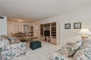3725 S Ocean Dr, Hollywood, FL 33019, Sold 03/17/22