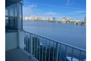 16570 NE 26th Ave #5i, North Miami Beach, FL 33160, Sold 03/14/22