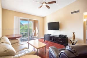 8050 N Nob Hill Rd APT 305, Tamarac, FL 33321, Sold 03/31/22
