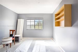 8050 N Nob Hill Rd APT 305, Tamarac, FL 33321, Sold 03/31/22