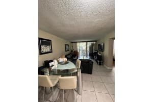 8860 Fontainebleau Blvd APT 303, Miami, FL 33172, Sold 04/01/22