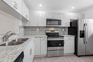 10145 NW 9th St, Miami, FL 33172, Sold 03/14/22