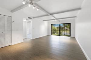 10145 NW 9th St, Miami, FL 33172, Sold 03/14/22