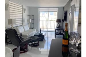 720 Collins Ave APT 606, Miami Beach, FL 33139, Sold 02/17/22