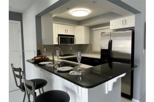 720 Collins Ave APT 606, Miami Beach, FL 33139, Sold 02/17/22