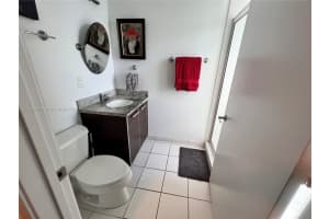 185 SW 7th St APT 3801, Miami, FL 33130, Sold 04/28/22
