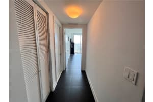 185 SW 7th St APT 3801, Miami, FL 33130, Sold 04/28/22