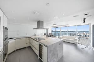 7601 E Treasure Dr APT 1822, North Bay Village, FL 33141, Sold 02/25/22