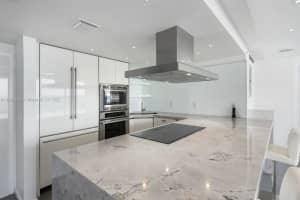 7601 E Treasure Dr APT 1822, North Bay Village, FL 33141, Sold 02/25/22