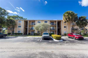 9450 Palm Cir, Pembroke Pines, FL 33025, Sold 03/14/22
