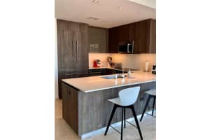 88 SW 7th St Apt 1602, Miami, FL 33130, Sold 05/04/22