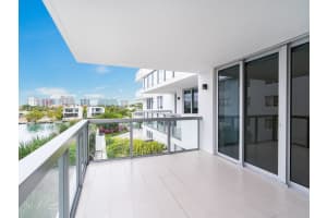 9261 E Bay Harbor Dr, Bay Harbor Islands, FL 33154, Sold 05/13/22