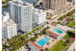 2457 Collins Ave APT 606, Miami Beach, FL 33140, Sold 05/25/22
