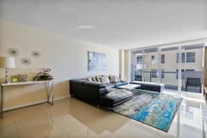 5601 Collins Ave APT 1414, Miami Beach, FL 33140, Sold 09/20/22