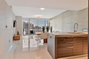 200 Biscayne Blvd Way APT 3205, Miami, FL 33131, Sold 05/06/22