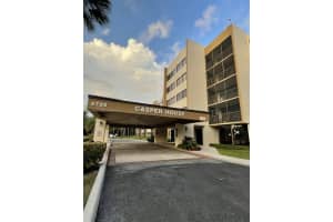 9735 NW 52nd St, Doral, FL 33178, Sold 05/31/22