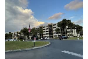 9735 NW 52nd St, Doral, FL 33178, Sold 05/31/22