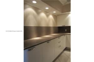 2500 NE 135th St B403, North Miami, FL 33181, Sold 04/20/22
