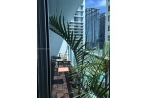185 SW 7th St 12th floor, Miami, FL 33130, Sold 03/31/22