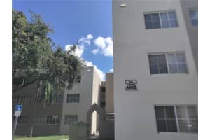 6065 NW 186th St, Hialeah, FL 33015, Sold 03/28/22
