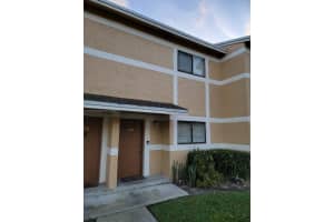 9492 Palm Cir S, Pembroke Pines, FL 33025, Sold 03/30/22