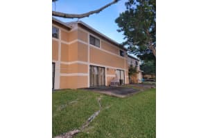 9492 Palm Cir S, Pembroke Pines, FL 33025, Sold 03/30/22