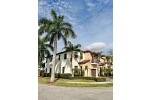 10375 NW 70th Ln, Doral, FL 33178, Sold 02/17/22