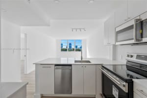 1020 Meridian Ave, Miami Beach, FL 33139, Sold 02/18/22