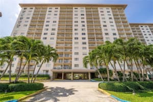 400 Kings Point Dr APT 316, Sunny Isles Beach, FL 33160, Sold 03/16/22